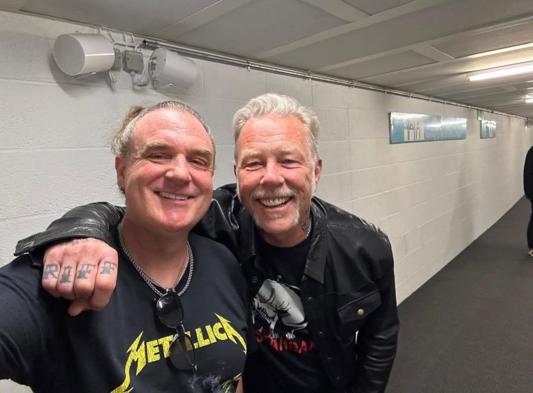 devil0ck_'s tweet image. They switched teams