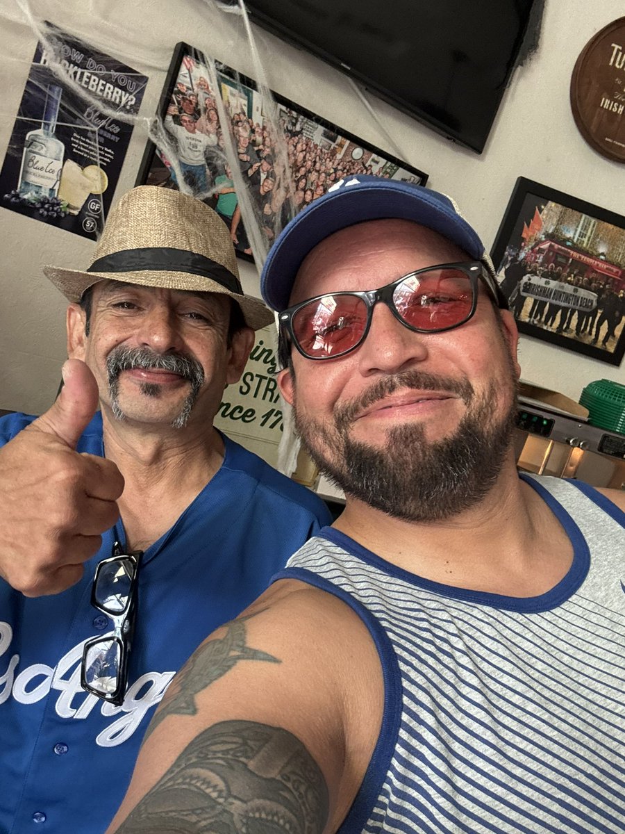 Mike90255's tweet photo. @jimrome #jimromeonX out here with #Fabian errrrr #Flamian https://t.co/pQ9PsvCRN7