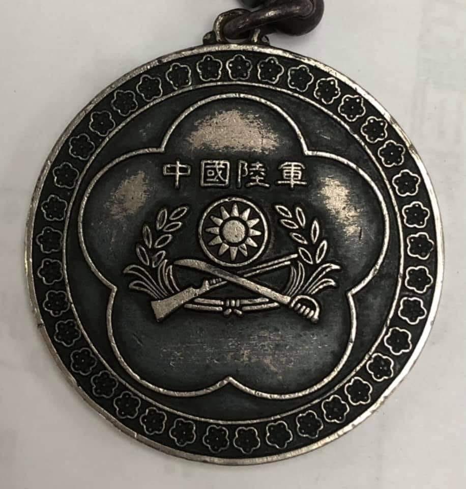 ROCNRA_88D's tweet photo. 無恥的綠共一天到晚矮化中華民國的國格，把國軍矮化成台軍，中華民國國軍是中國🇹🇼軍隊不是台灣軍隊！😡 https://t.co/nI24QSsjsH
