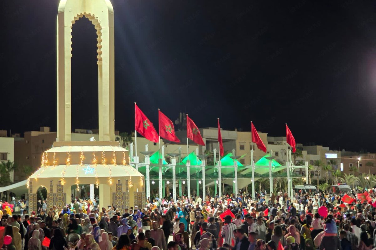 MAP_Information's tweet photo. أجواء احتفالية بمدينة العيون مباشرة بعد اعتماد مجلس الأمن التابع للأمم المتحدة القرار رقم 2797 حول الصحراء المغربية https://t.co/5Hj28FSOYU