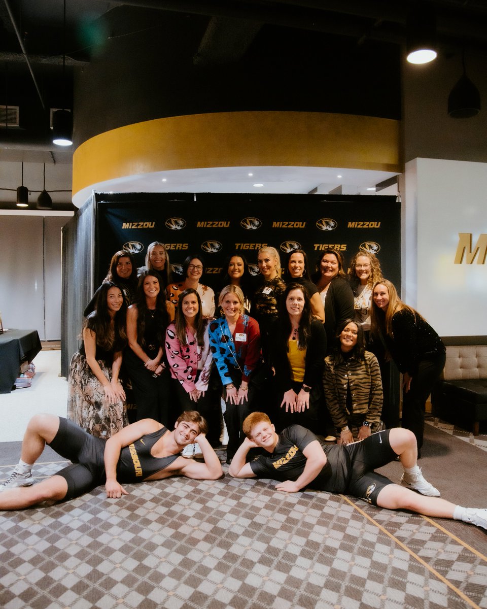 Thank you to all who bought a ticket or purchased an auction item to support Women's Night Out, Tiger Style and the Askren family. 🖤💛

#TigerStyle