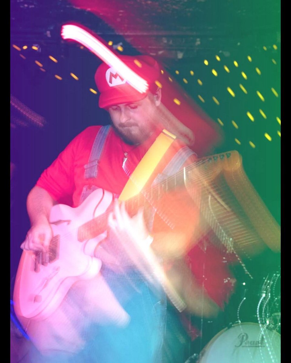 Chris Allen Hess tweet media