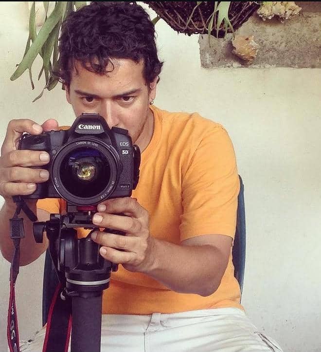 Dos tesistas de la Escuela de Artes de la UCV acaban de ser detenidos por el SEBIN en las adyacencias de Tocorón. Se encontraban realizando la preproducción de su tesis de grado. Noel Cisneros y Katiuska Castillo (tesistas) junto a Ingrid Briceño y Marcela Hernández.