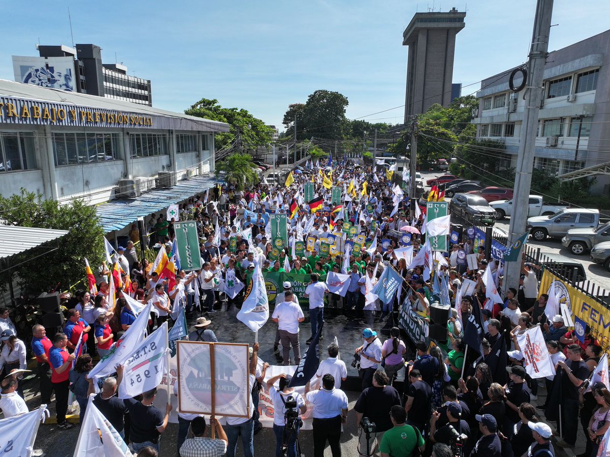 36 años han pasado desde el vil y cobarde asesinato de Febe Velásquez y otros 9 compañeros sindicalistas. Así mismo, cientos de dirigentes sindicales que murieron en el anonimato hoy son recordados y honrados por nosotros, las nuevas generaciones.

Es nuestro deber continuar con