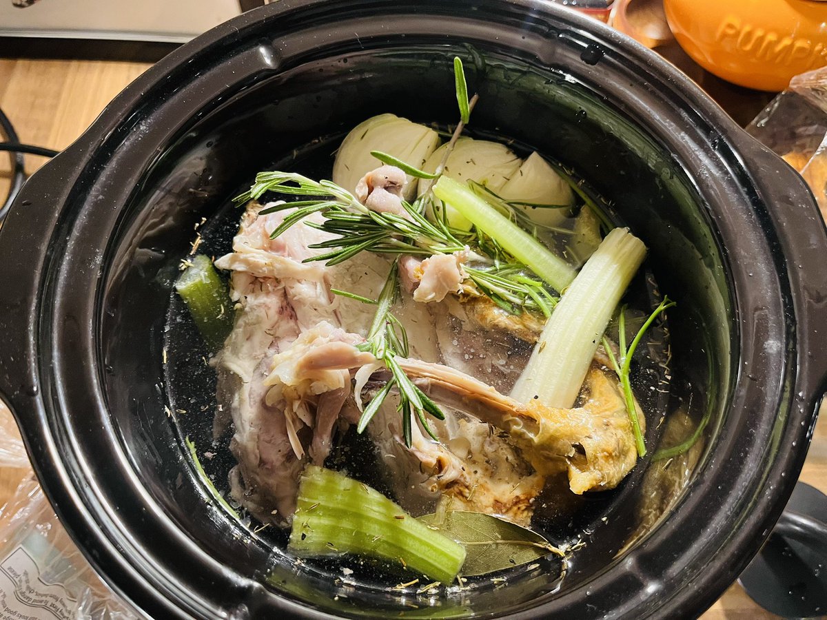 It’s Friday night, it’s halloween….. but since turning 40 I’m officially middle aged, plus I have just finishing watching the Monster Ed Gein series 

So instead of getting dressed up and going out out, I’m in my pjs slow cooking bones ☠️😍

Happy Halloween Twitter!