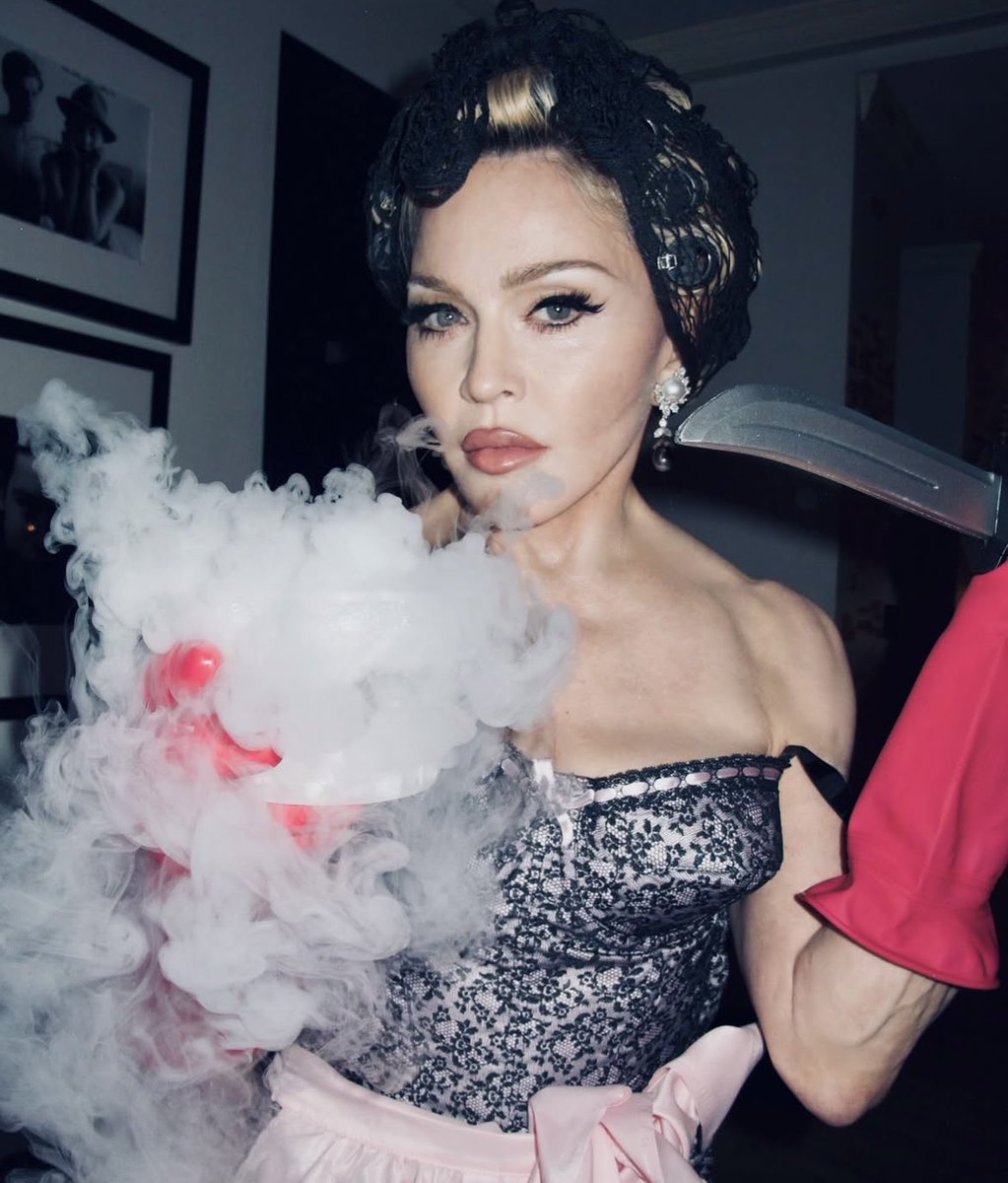PopCrave's tweet photo. Madonna for Halloween:

“It’s giving Desperate Housewives.” https://t.co/SDDjb2Uj6p