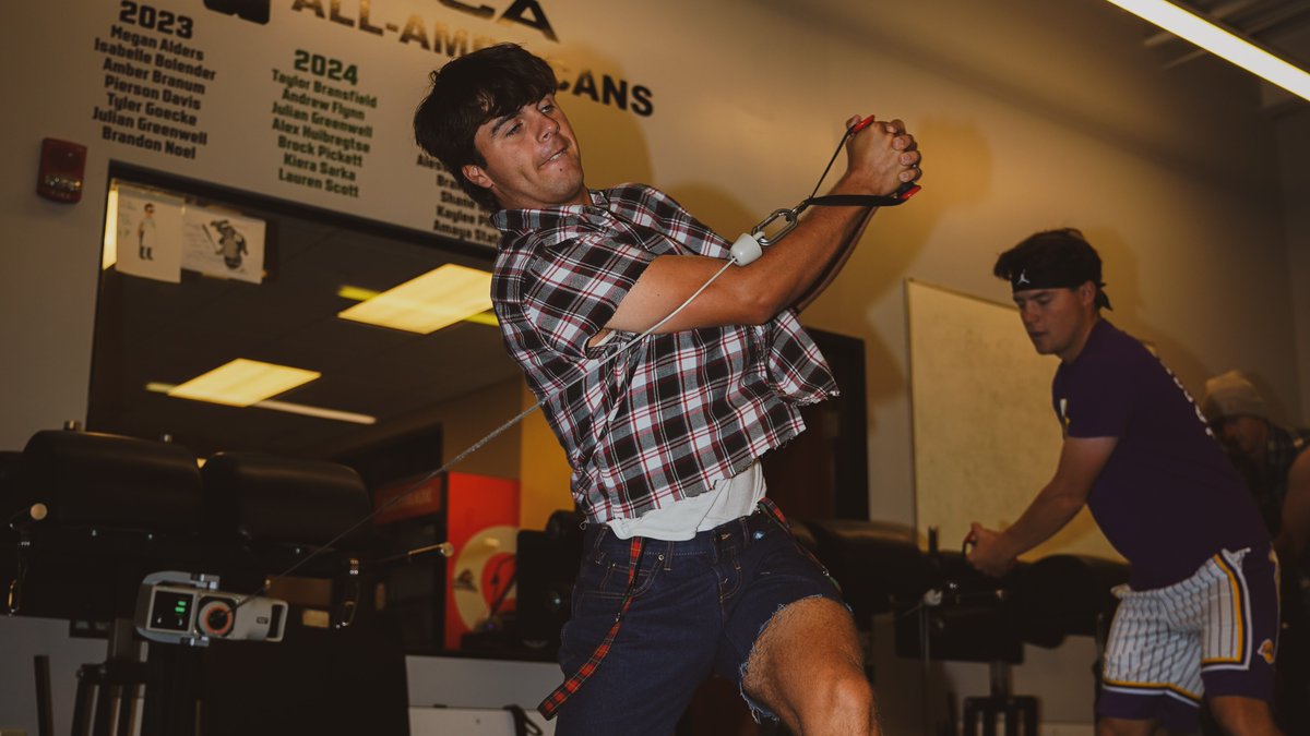 Trick or Treat 🎃👻 Today's team lift had some interesting costumes!

#RaiderUP | #FullRaid | #RaiderFamily