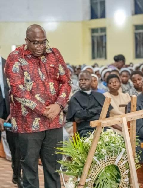 GOMA, VEILLÉE POUR MGR FAUSTIN NGABU : L’HÉRITAGE D’UNE ÂME QUI A SU UNIR

GOMA, 31 octobre 2025

La nuit de Goma a brillé d’une lumière particulière : celle d’une âme qui s’élève vers le ciel, Son Excellence Monseigneur Faustin Ngabu, figure emblématique de la foi, de la