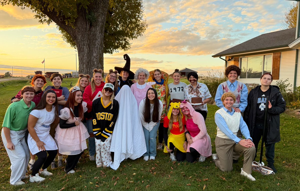Happy Halloween from your Bulldogs! 💙🐶