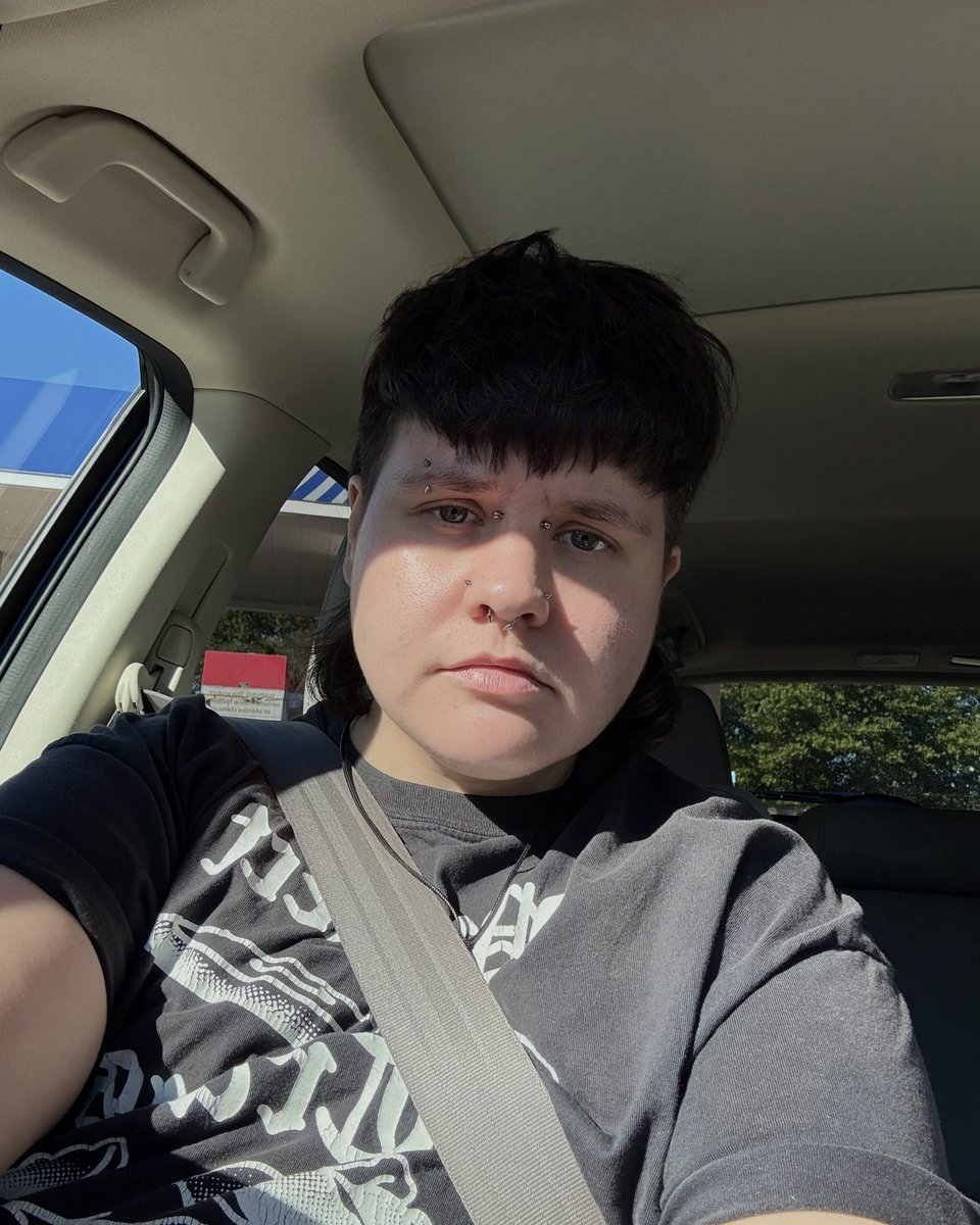 october was not kind to me so i had to do something to my appearance to feel better about myself (i got my bridge pierced)