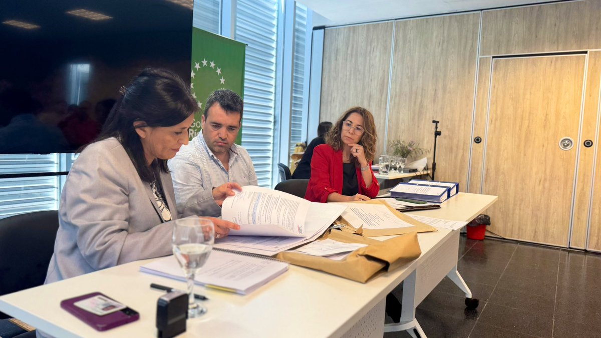 VACA MUERTA EN RÍO NEGRO: UNA SOLA OFERTA PARA EXPLORAR EL ÁREA CINCO SALTOS SUR 📣

✍️La única propuesta fue presentada por #PAE, que había presentado una Iniciativa Privada.

💰En su oferta, la compañía propuso inversiones por USD 8.584.200.

📲+Info: acortar.link/Ke3Tt5.