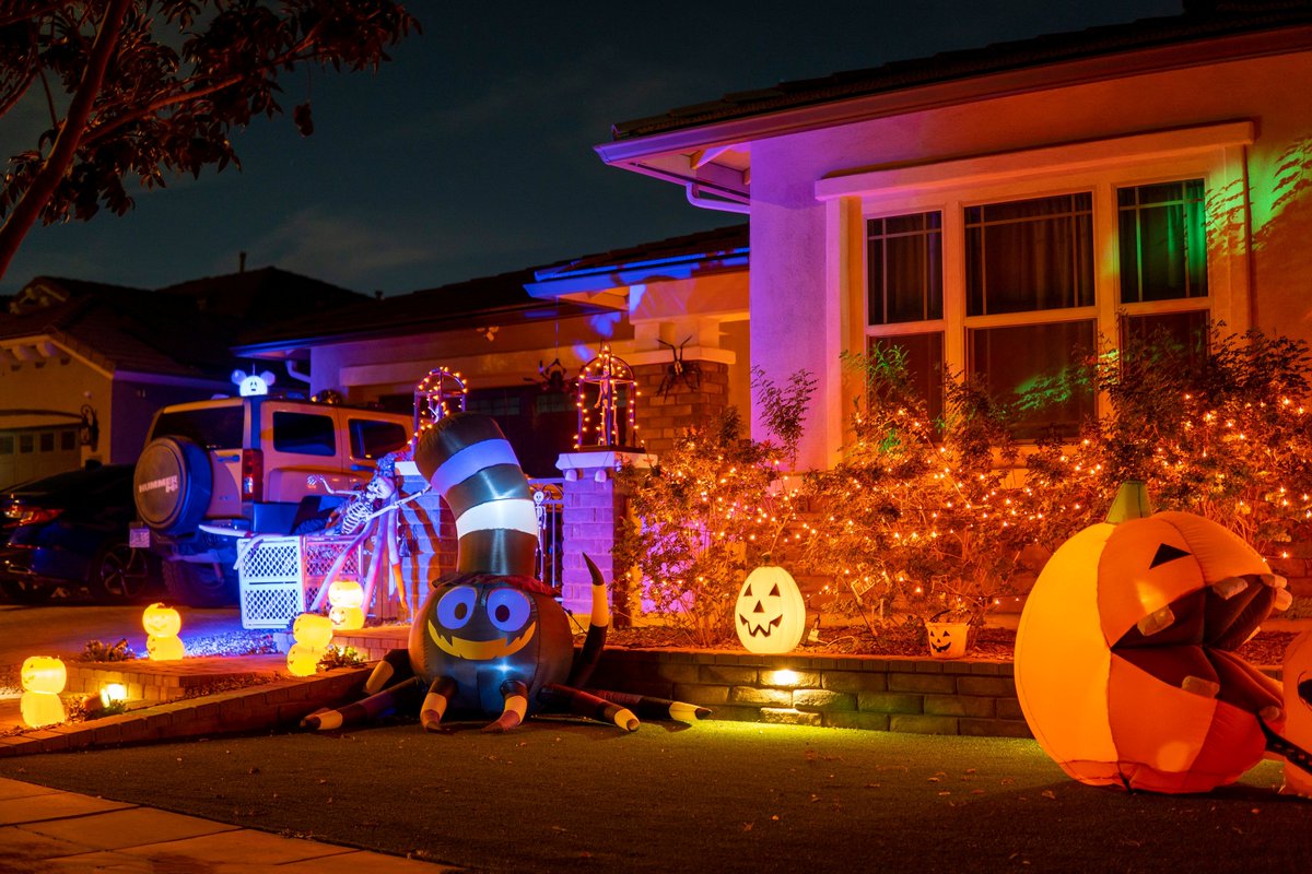 Host the block in style! Turf means no mud, steady footing for little monsters, and a great backdrop for photos. Add lanterns along the path and turn the yard into a candy lane. Happy Halloween! 🎃👻🍭🍫🦇🧛⚰️🕸️🕷️ 

#Shawgrass #Halloween #TrickOrTreat #FallNights #SpookySeason