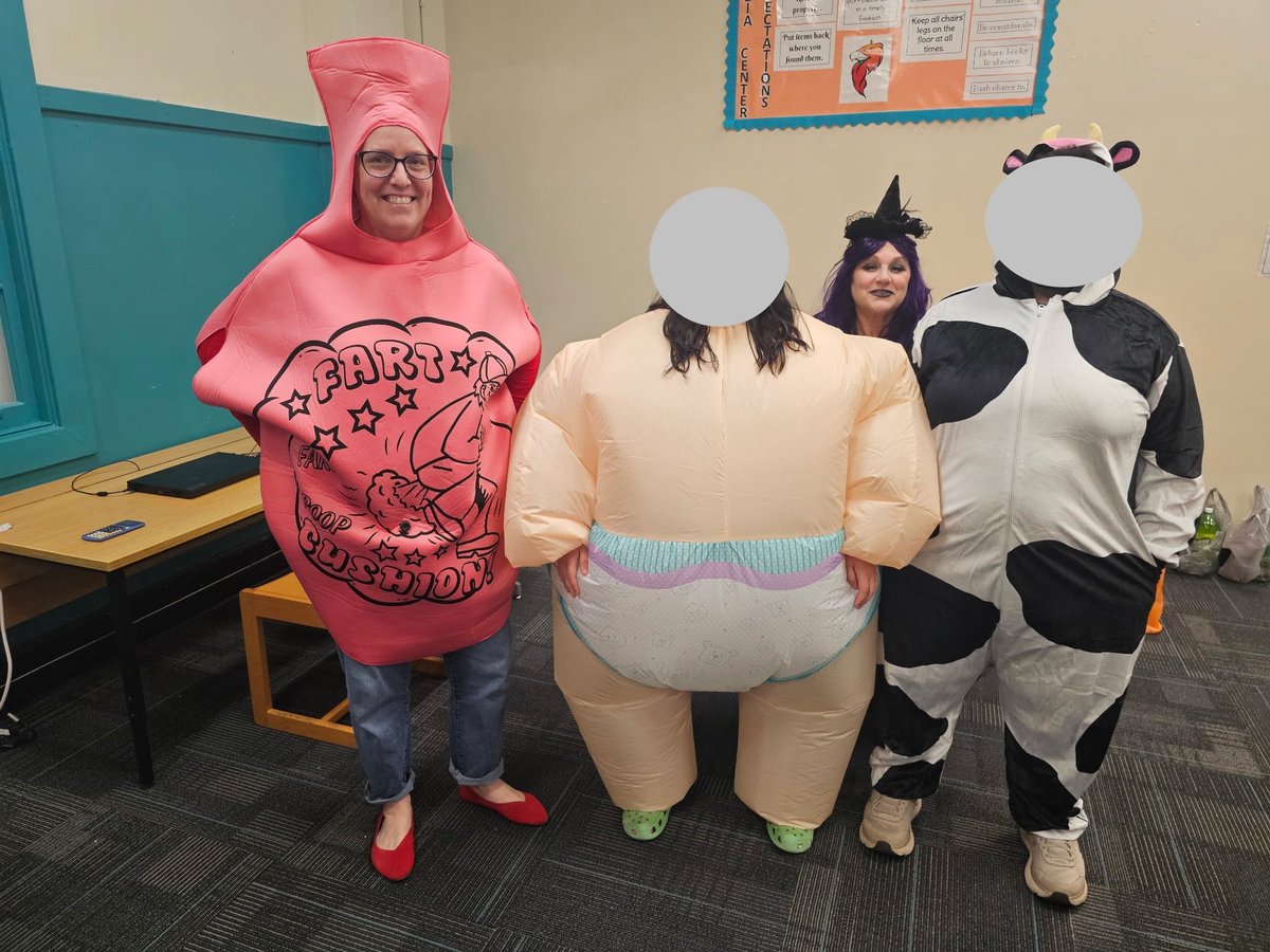 Today <a href="/SouthProvSchool/">South Providence School</a> we held a level up celebration w/a Halloween theme! Culpeper &amp; helpers made spooky soda floats for Ss to wash down their chips &amp; candy. So proud of the 25+ Ss who leveled up! #RethinkingAltEd

👀 catch the great costumes!

<a href="/jgriffith352/">Jon Griffith</a> <a href="/AGHoulihan/">Andrew G. Houlihan</a> <a href="/UCPSNC/">Union County Public Schools</a>