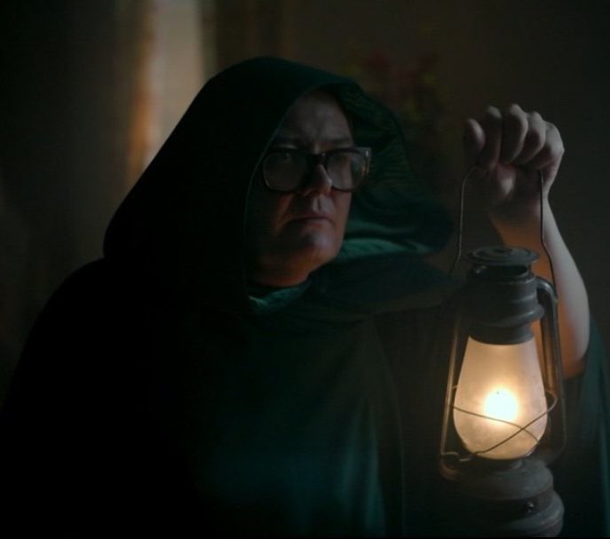 Simon_Cassidy1's tweet image. Corporate needs you to find the difference between this picture and this picture.