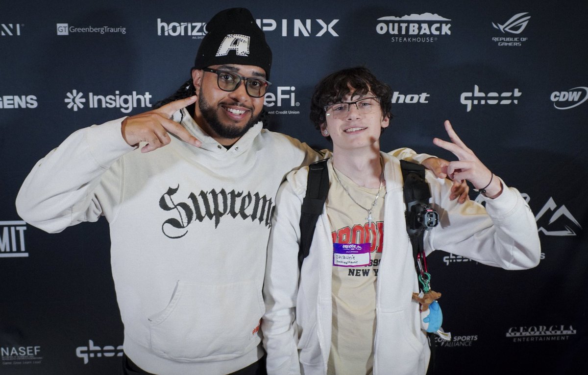 Shaunie's tweet image. Creator Summit Was Dope! (gonna post all the pictures i took of everyone later)