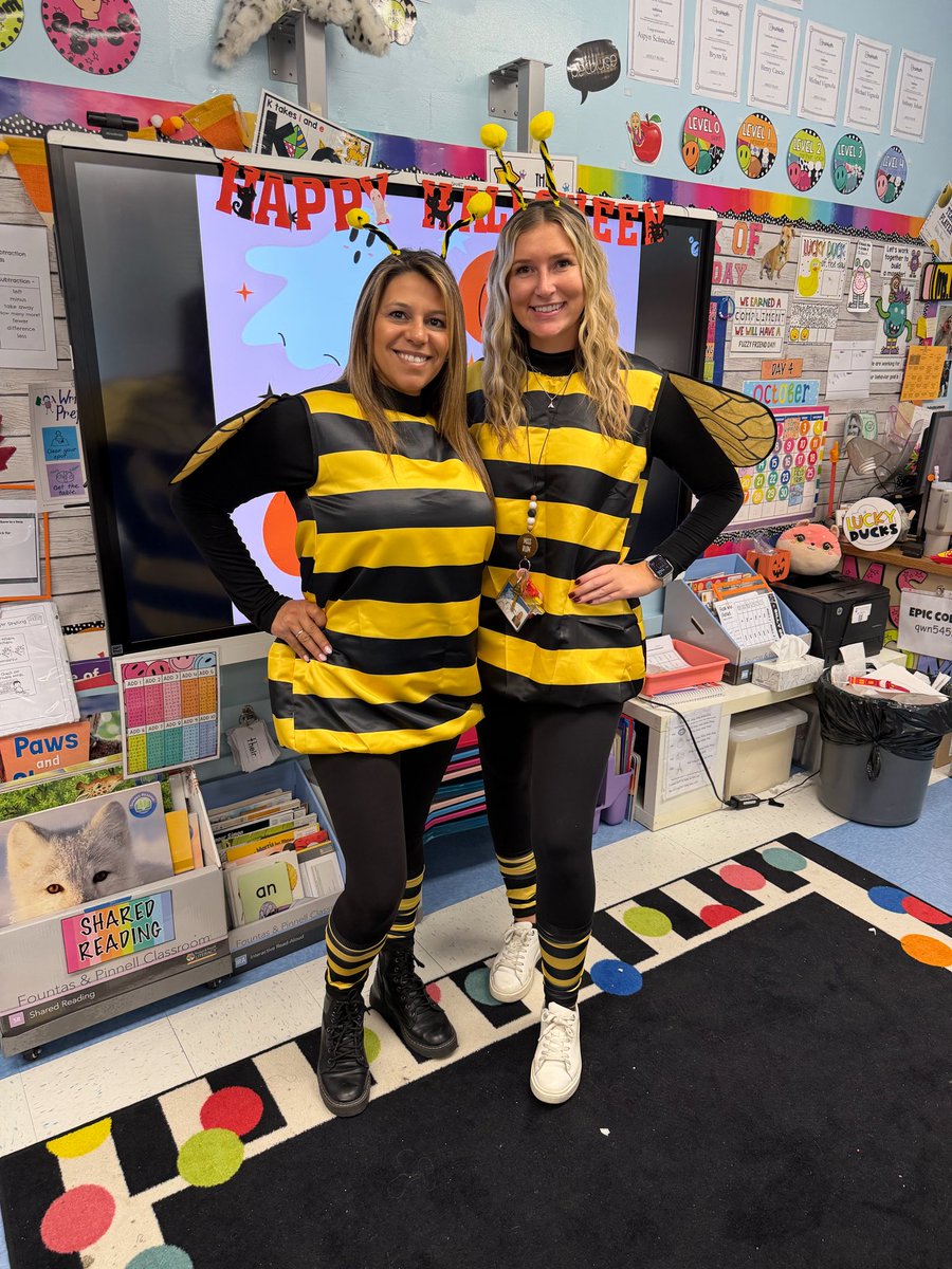 Happy Halloween 🎃 👻 🫶🏻🐝 <a href="/OSchoolsPR/">Oceanside School District #OSD_NY</a> <a href="/OSchool4/">School 4</a>