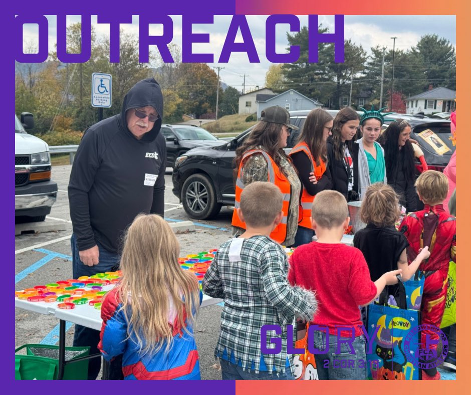 Today @ckyeastfca #BoardMember William Owens passed out #JesusLovesMe bracelets and shared about #FCA to 485 kids at West Irvine Elementary today! #ckyeastfca #fcaglory