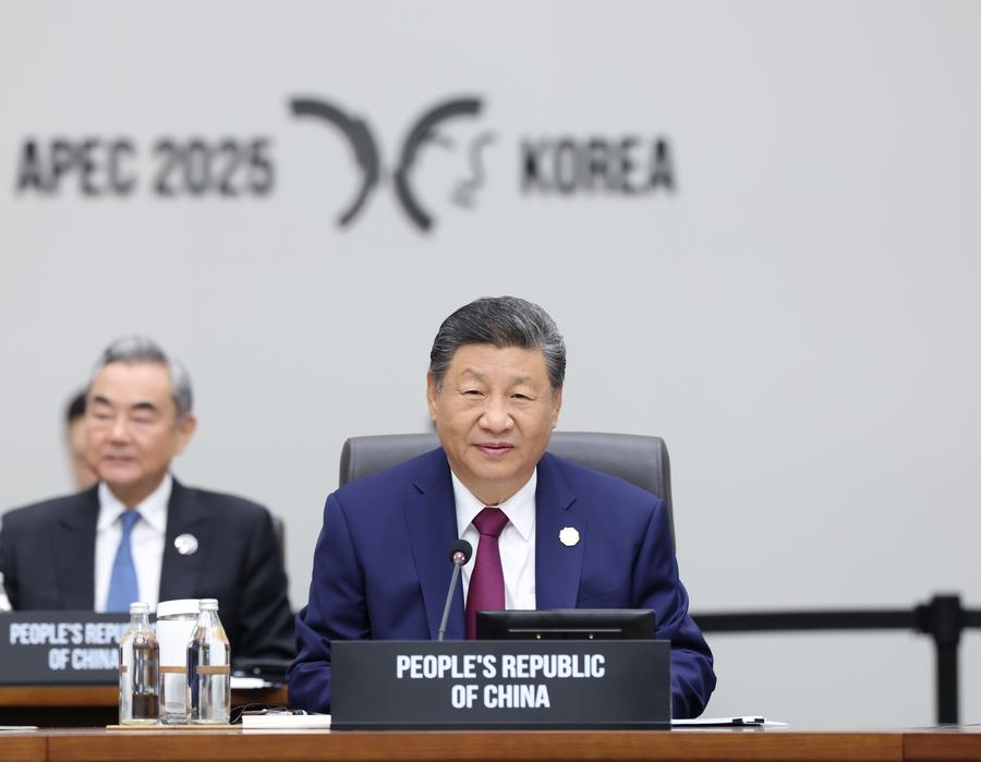 En su discurso en APEC, Xi presentó una propuesta de cinco puntos para promover una globalización económica universalmente beneficiosa e inclusiva y para construir una comunidad Asia-Pacífico.