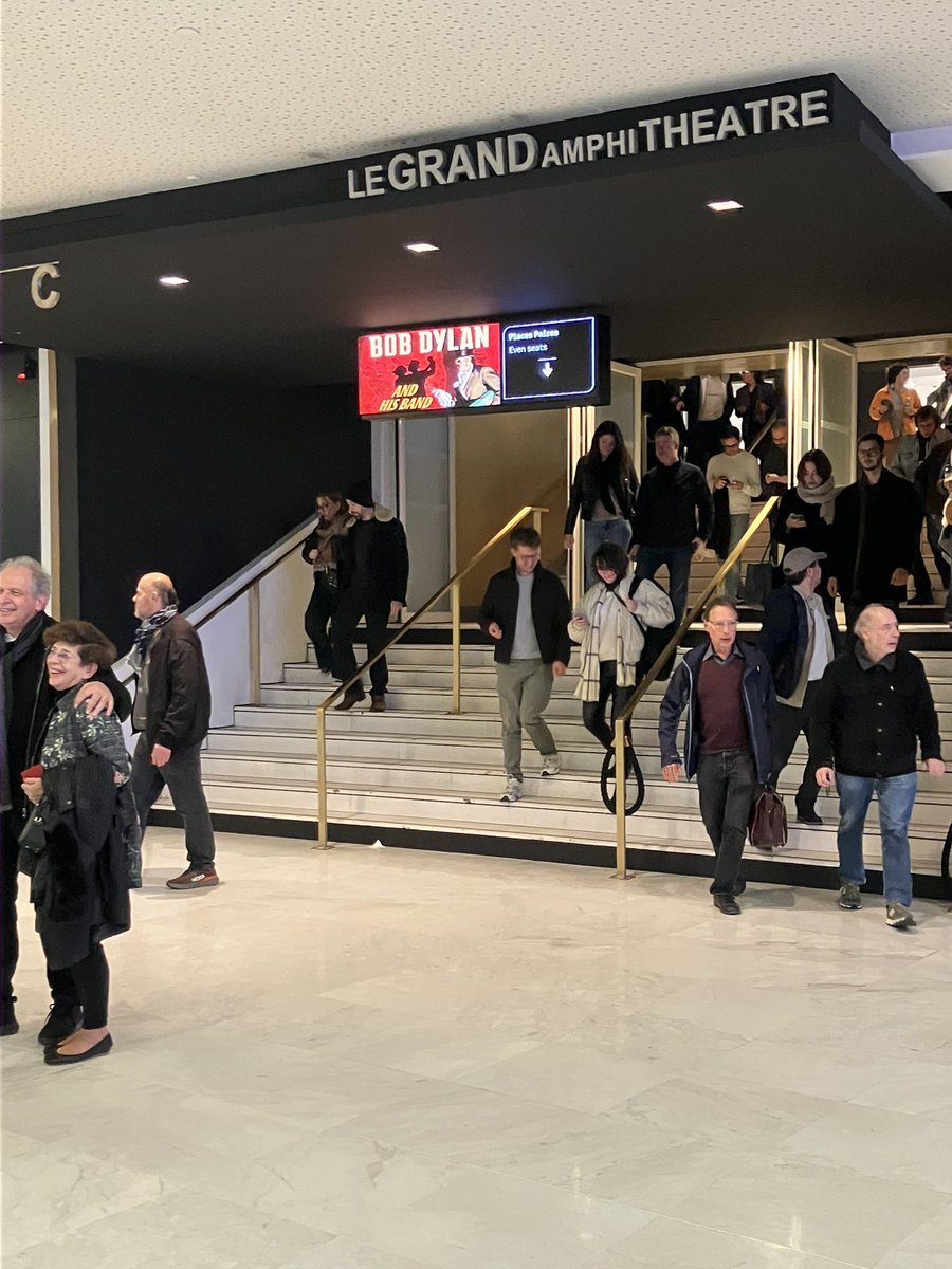 Laure Savourat tweet media