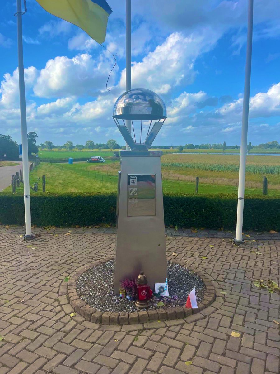 Thank you to CSgt Magreehan 👏🪂

Outstanding battlefield study for the 81st anniversary of Arnhem &amp; Op Market Garden — covering 30 Corps, 101st &amp; 82nd Airborne, 1st Airborne &amp; Polish Brigade, plus a DZ-to-Arnhem walk.

Airborne, always. 🇬🇧
<a href="/TheParachuteReg/">TheParachuteRegiment</a> 
#Arnhem #MarketGarden