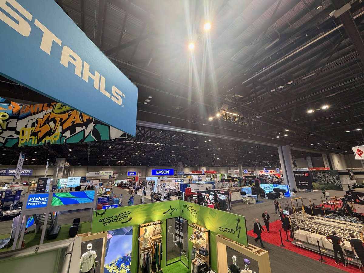 therogersco's tweet image. Innovation and energy at the @PRINTINGUnited Expo! Rogers teamed up with @StahlsIDDirect and @ORAFOL_Americas for dynamic booth experiences, product launches and hands-on demos. See more booth inspiration: bit.ly/47QsTI6.
#PRINTINGUnited2025 #boothbuilder #exhbitdesign