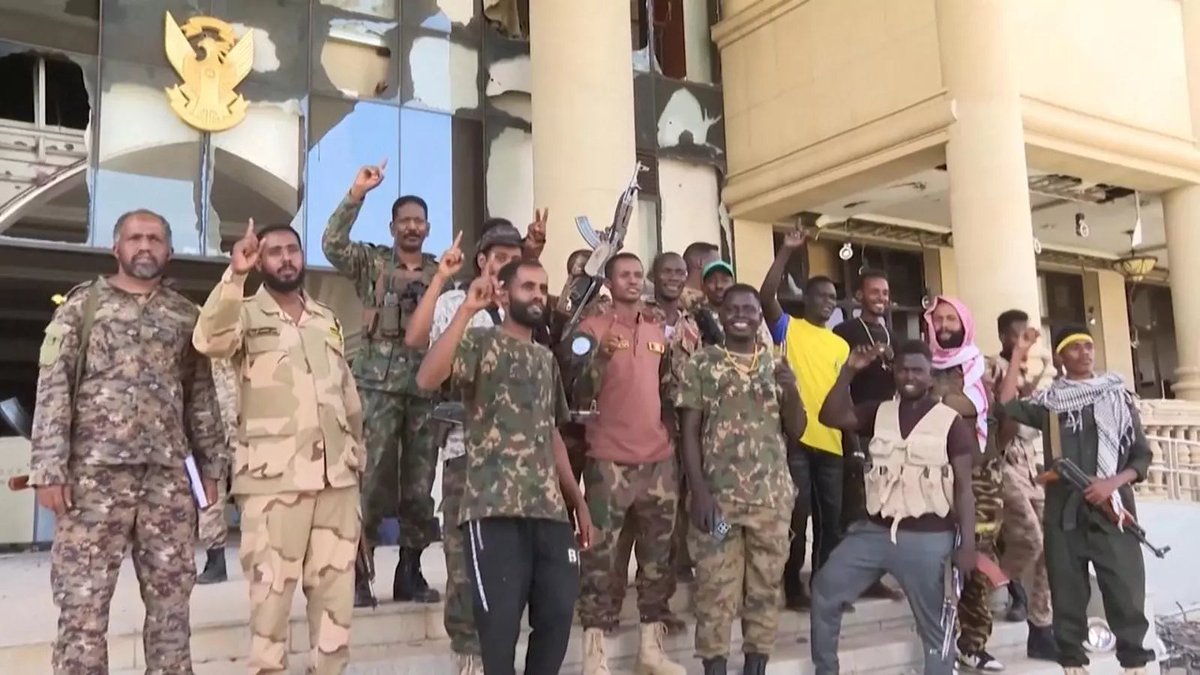 🇸🇩 L'ONU denuncia execucions sumàries, violacions i massacres en la guerra del Sudan

Vora 500 civils han mort en les últimes hores en l’atac a l'últim hospital a Al-Fashir

Més informació 👇
apuntmedia.es/noticies/mon/v…