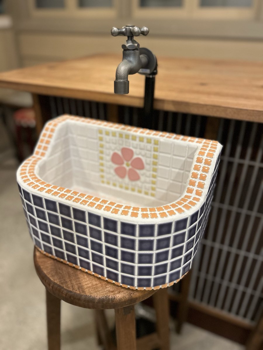 sazendo's tweet photo. 作善堂では
こんなミニミニサイズのシンクも製作いたします。

#暮らしをタイルで彩る
#タイルシンク

 https://t.co/F7LSGvIbI7 https://t.co/FtOv7nwLRs