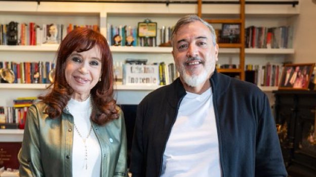 CON LOS NIÑOS NO: Este es el delincuente que TOMÓ el Hospital Garrahan poniendo en peligro la salud de los niños.

Quiere que se le paguen los sueldos a los ñoquis que no van a trabajar y como eso no va a pasar se CAGÓ en los niños enfermos y tomo el hospital.