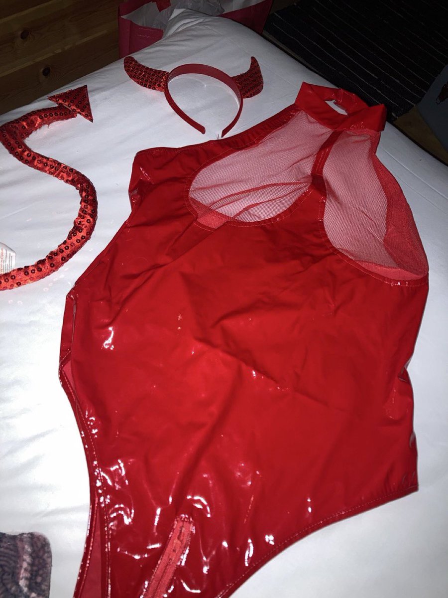 of_hell65's tweet image. Who’s ready for Halloween party 🎃 night? 💦🍑🍆