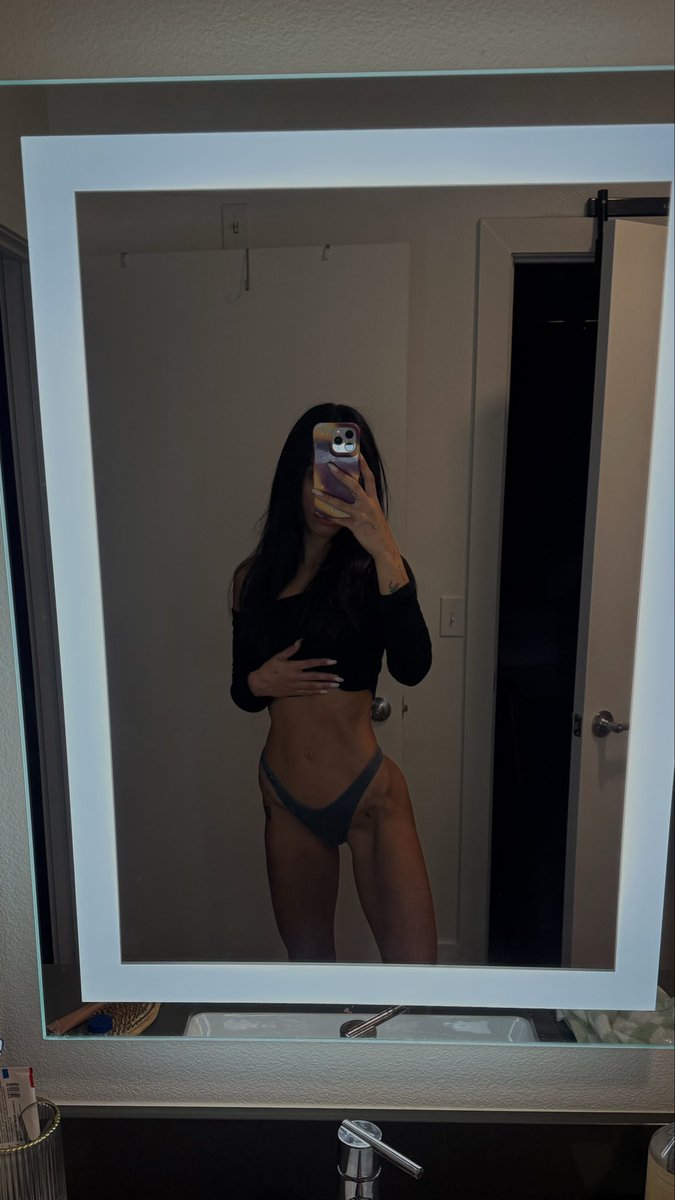 keyanaland's tweet photo. i’m more fun here ;) 

https://t.co/crL6uVHJL0 https://t.co/j64OIhe2Un