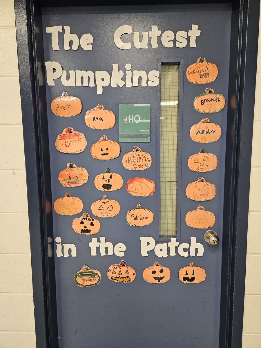 msmsorensen's tweet photo. Happy Halloween from Grade 2/3! @AssisiOCSB #HappyHalloween https://t.co/RLUTCaRHfM