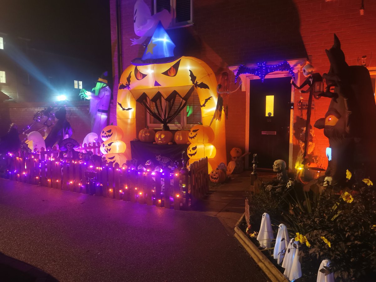 Jesus and I thought carving a pumpkin was hard work 🎃👍