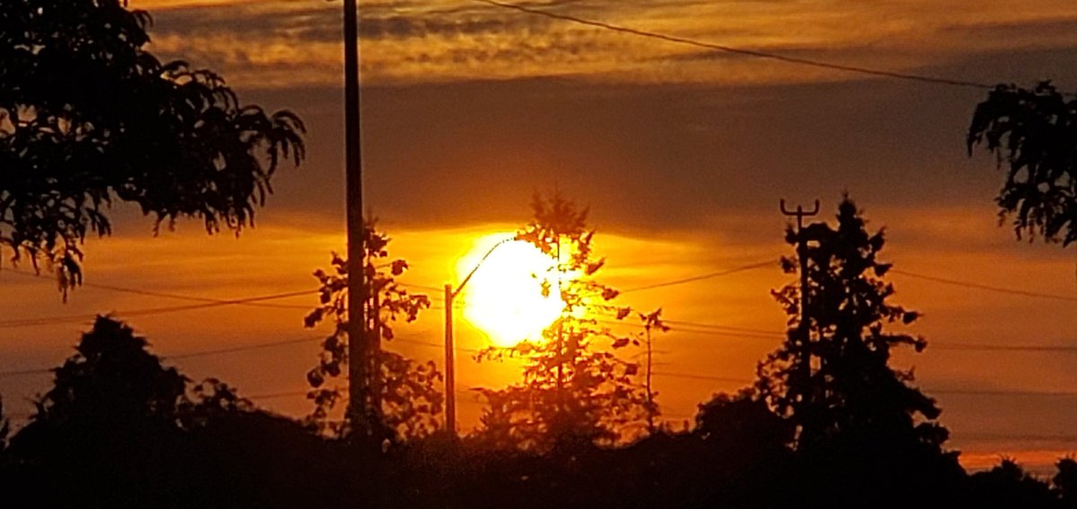 jacquesLeStrap1's tweet image. This is an up for a down. #Sunrise #clouds #keepitsmooth