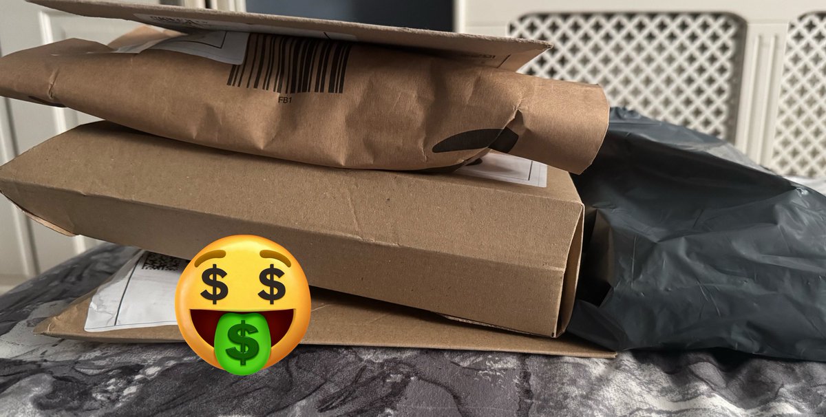 Sends all day and a pile of gifts waiting for me at home.

#findom is really easy. Some of you just over complicate it. 

Good work boys.