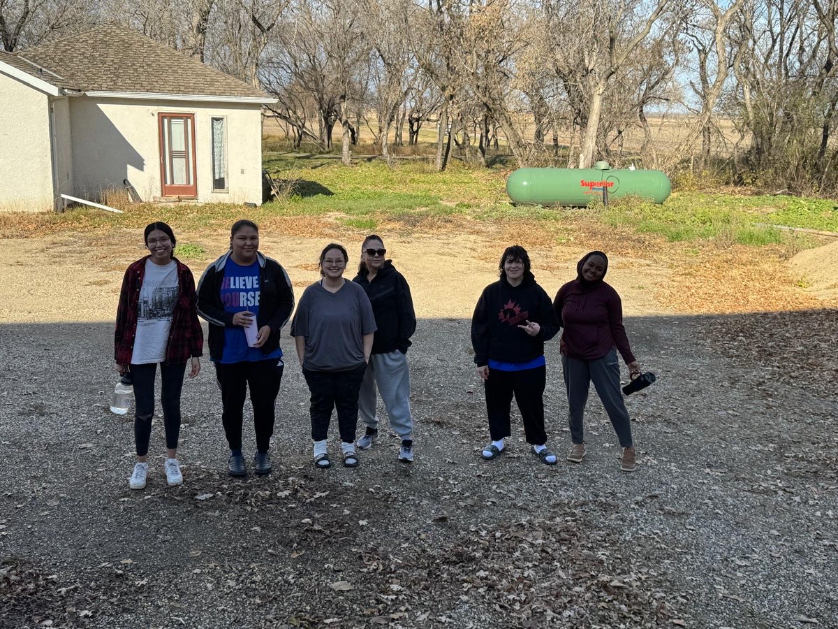 teenchallengeCC's tweet image. A perfect day for a walk to the valley! 🌤️ The ladies at our Brandon Women’s Campus enjoyed time together, taking in the fresh air and the beauty of God’s creation.

teenchallenge.tc

#freedomfromaddiction #hopewithinreach