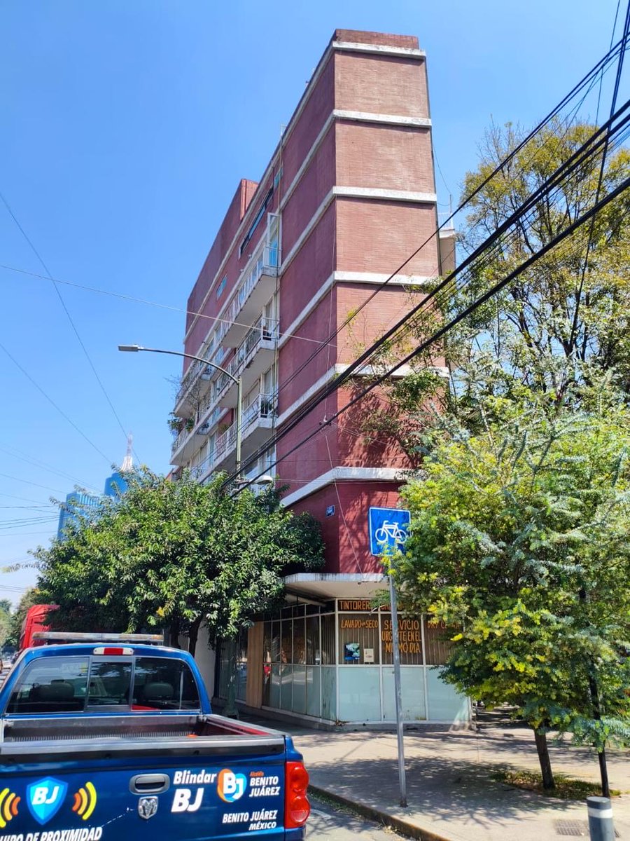 Estimada vecina <a href="/Mina_Cabrera/">Mina_MMV</a>, personal de la alcaldía y del INVEA acudieron al sitio y verificaron el lugar. No se encontró la realización de ninguna obra. Estamos atentos a cualquier anomalía. Gracias por tu ayuda para mantener en Benito Juárez #OrdenYSeguridad: <a href="/LuisMendozaBJ/">Luis Mendoza Acevedo</a>