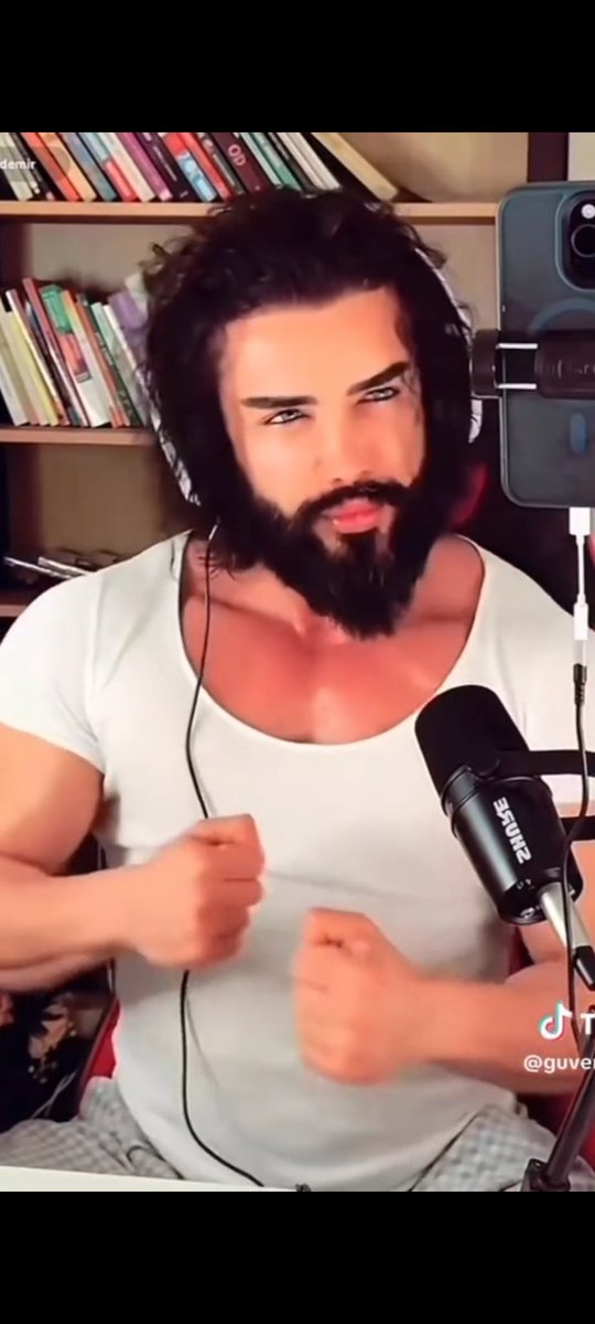 elraen adiyla bilinen unlu twitch yayincisi tugkan gonultas yaptirdigi estetik mudahaleler sonrasi degisimiyle dikkatleri uzerine topladi. unlu yayincinin bu degisimi gorenleri adeta soka soktu (a101 de olabilir)