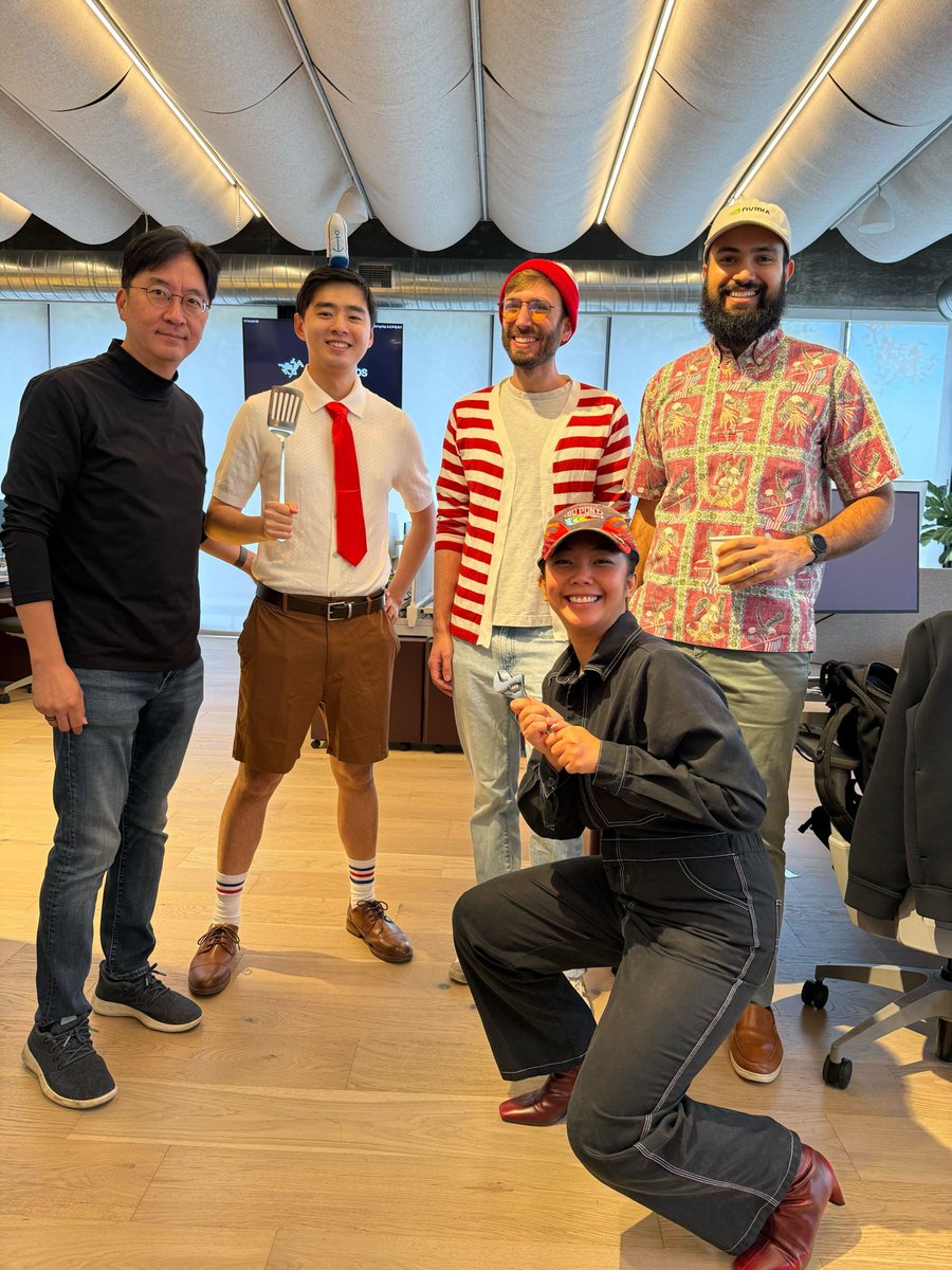 twelve_labs's tweet image. Big moves (literally)! Today, the TwelveLabs team took over another level in our office building as we continue to grow, and yes, some of us did it in full Halloween spirit. 👻
Come join us: twelvelabs.io/careers
#TwelveLabs #VideoAI