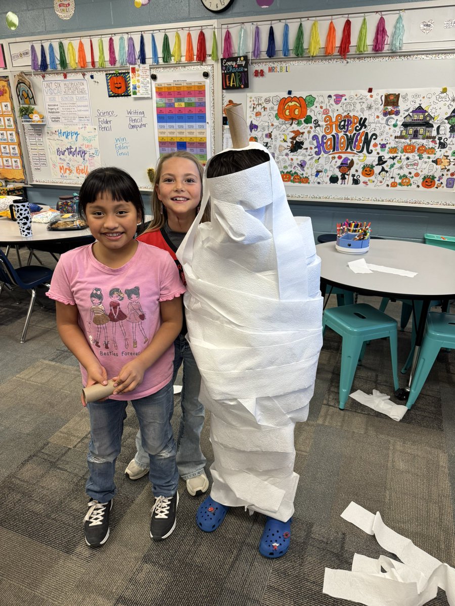 Happy Halloween from 4B! 🎃👻 #lakeviewvikes <a href="/ShellCreekVikes/">LCS Shell Creek Elementary</a>