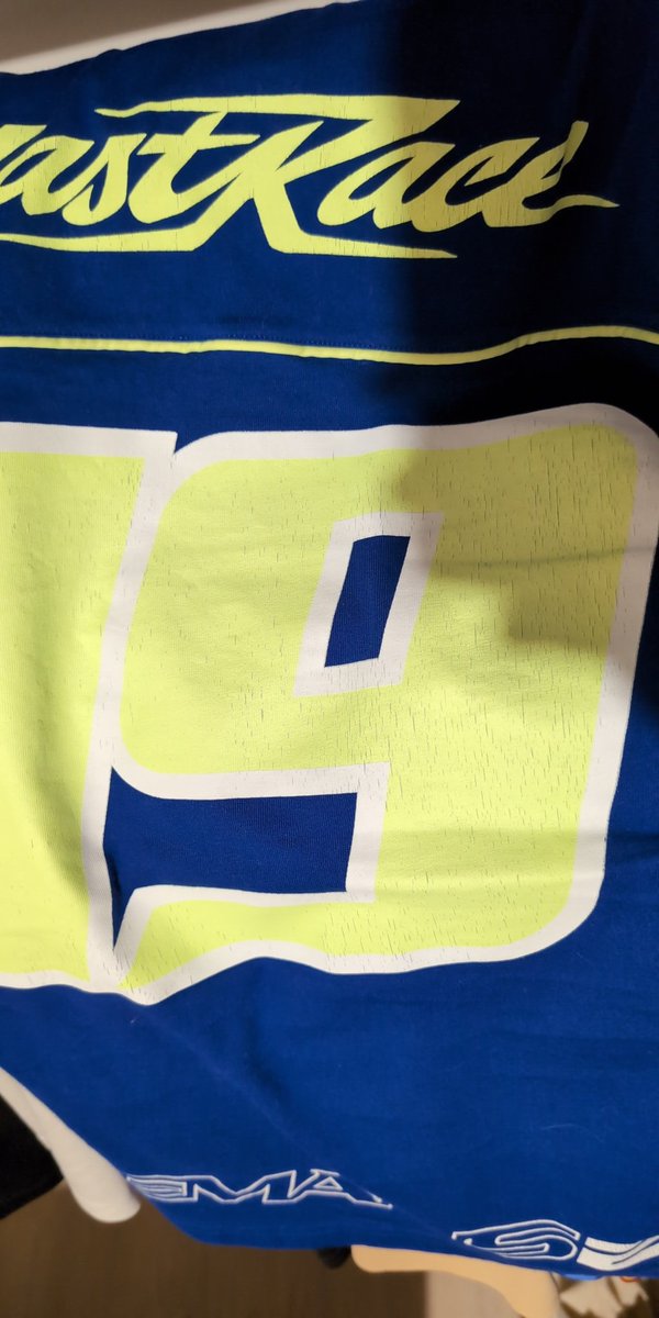 TarkhRod___'s tweet image. @xSqueeZie C&apos;est quoi de cette qualité de merch pour le #GPExplorer3 ??? 
2 lavages à 30 degrés et c&apos;est déjà dans cet état 
#squeezie