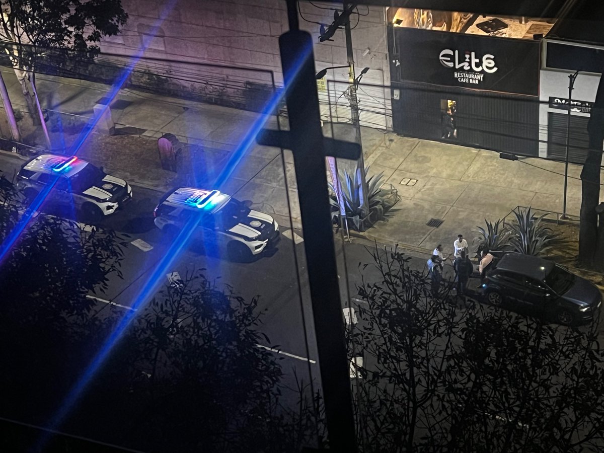 EVIDENCIA DE NUEVO, BAR ELITE AHORA CON PELEAS EN LA MADRUGADA Y GRITOS POR BORRACHOS PERO SIGUEN PROTEGIENDO AL DUEÑO <a href="/LuisMendozaBJ/">Luis Mendoza Acevedo</a> <a href="/BJAlcaldia/">Alcaldía de Benito Juárez</a> <a href="/PAOTmx/">PAOT</a> <a href="/inveacdmx/">INVEACDMX</a> #transparencia BJ nos negó los datos por “no tener las contraseñas” HCF! <a href="/GobCDMX/">Gobierno de la Ciudad de México</a> <a href="/CONAIP_SNT/">Sistema Nacional de Transparencia</a> <a href="/IntegridadMx/">Transparencia Mexicana</a>