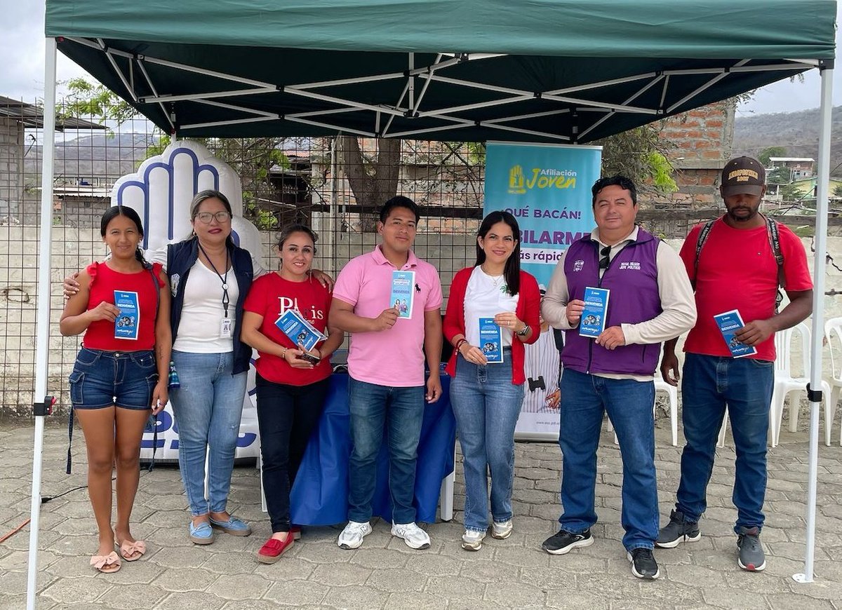 #IESSteInforma | Llegamos a la Sequita de Montecristi. 👒
<a href="/IESS_Manabi/">Dirección Provincial de Manabí</a> estuvo en la Brigada del Nuevo Ecuador y ofreció atención directa a la ciudadanía.
Los asistentes conocieron sobre afiliación, cobertura, prestaciones y más beneficios de la seguridad social.

✅ ¡Afíliate Ya!