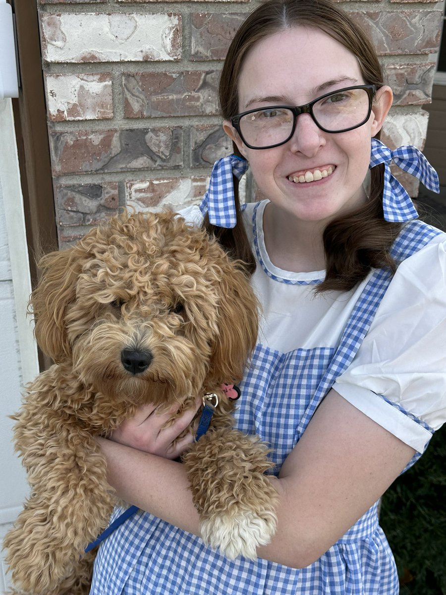 There’s no place like home 🩵✨

HAPPY HALLOWEEN FROM YOUR FAVORITE DOROTHY AND REMI AKA TOTO 👻