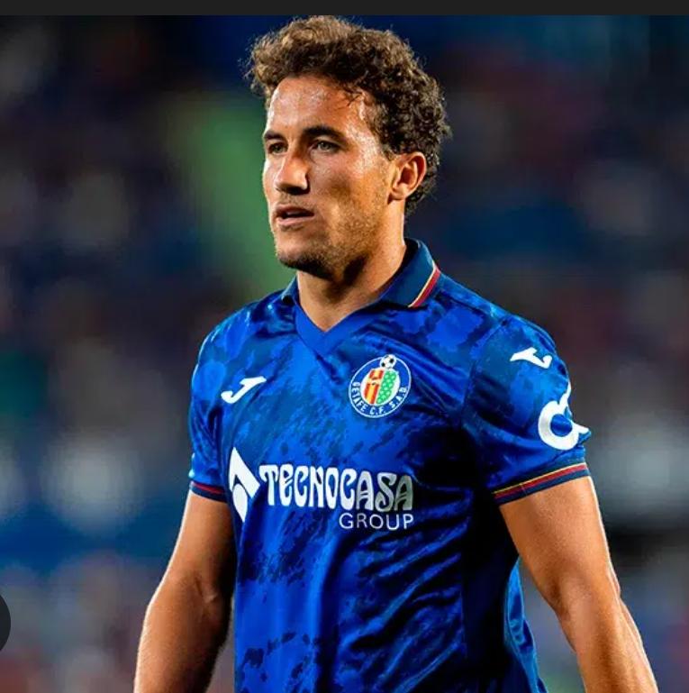 Luis Milla- Getafe 2025

✔️Pases progresivos
✔️Pases en último tercio/xA
✔️Duelos e Intercepciones

Luis Milla es el organizador del Getafe, más allá de la competitividad de todo el equipo, no se entiende sin un Luis Milla como jefe.