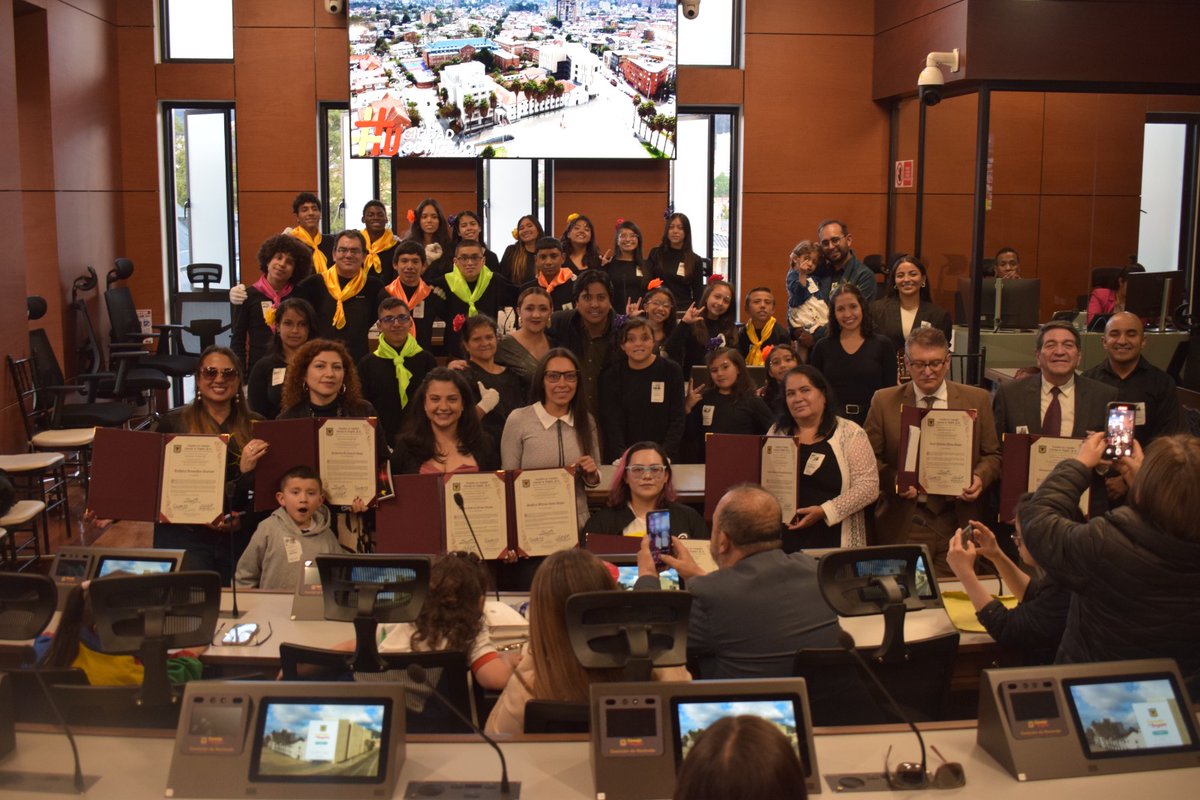 CdlsColombia's tweet photo. En el mes de la Discapacidad en Bogota agradecemos al coordinador de la bancada que trabajar en defensa de la poblacion con discapacidad en el distrito capital @andresonzaga. Iniciativas como el Foro Distrital de Enfermedades huerfanas @Fica_World1 https://t.co/pU5aDJYjHe