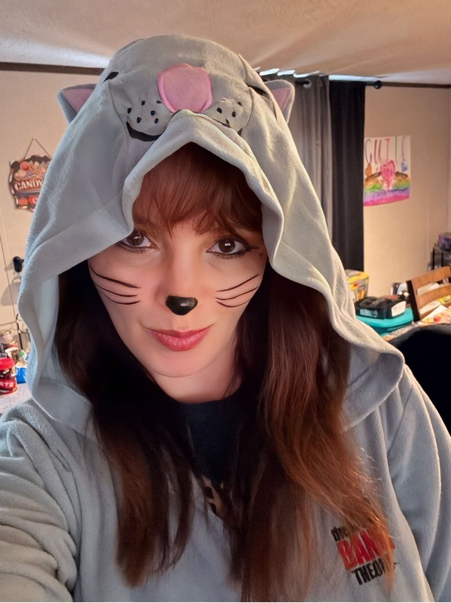 harleynerd's tweet image. Soft kitty
Karma is a cat
#HappyHalloween