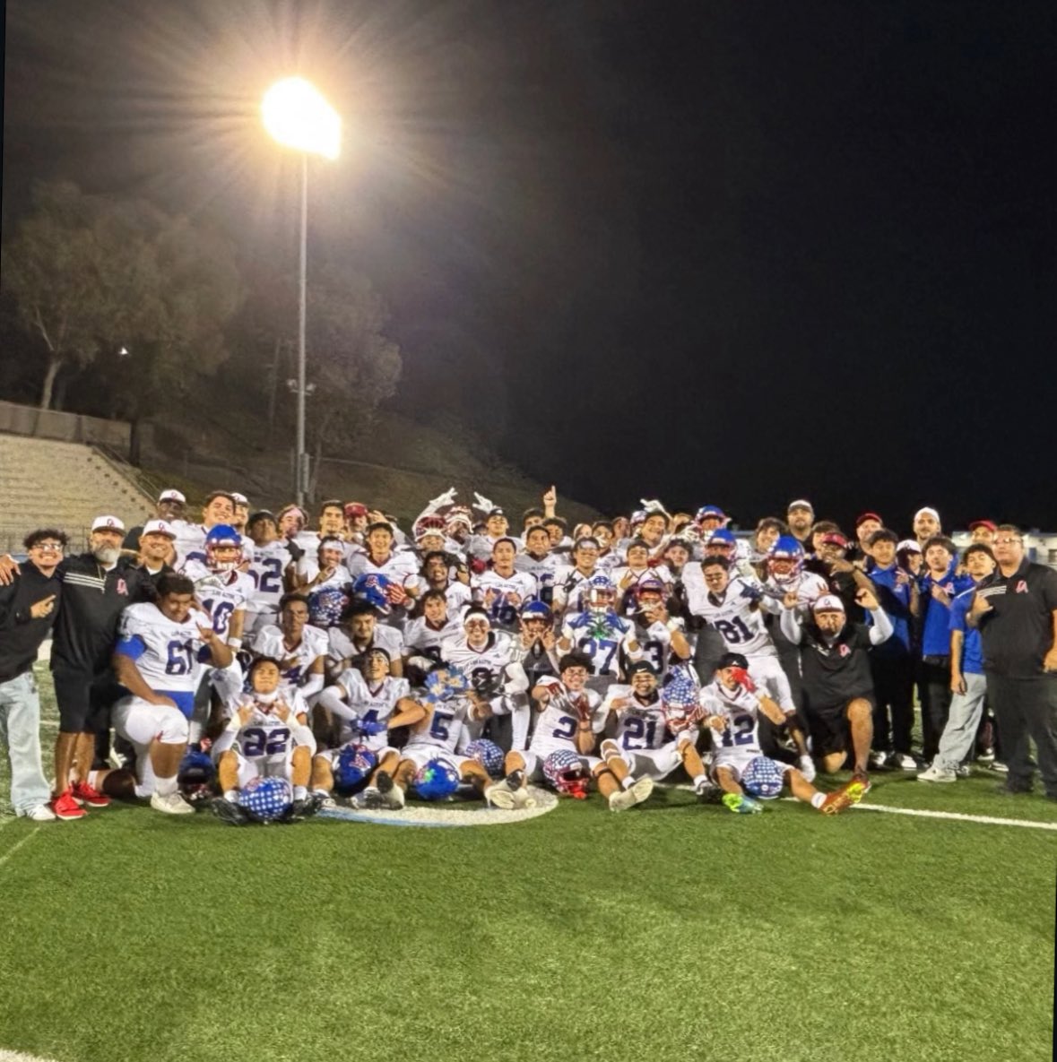 Daniel Blas(5’8 175 Kicker) tweet media