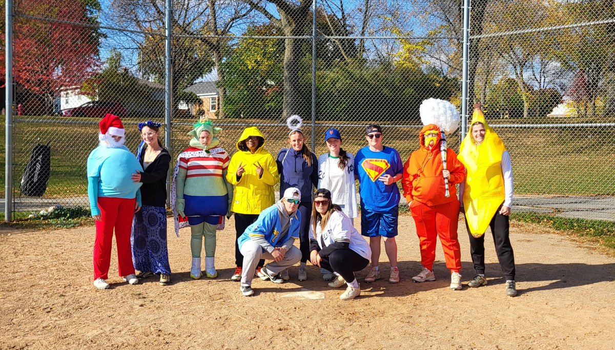 MtMarySoftball's tweet image. HAPPY HALLOWEEN🥎💙🎃👻