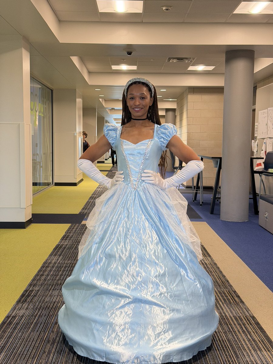 WLMS_AVID's tweet image. Costume day is my favorite day of the year! Halloween trivia was a hit and my memory was cleared so I’m glad that I have photo evidence.