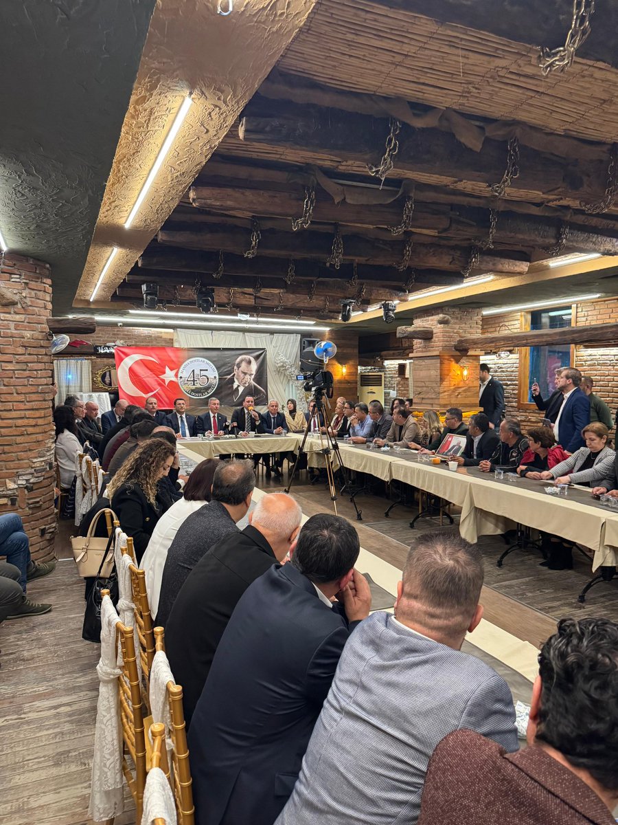 Muğla Milletvekili Sayın Selçuk Özdağ ve Ankara Milletvekili Sayın İdris Şahin, Manisa Dostlar Meclisi’nin konuğu oldular.
Bu anlamlı ziyarette biz de sayın vekillerimize eşlik ettik.

Misafirperverlikleri için Manisa Dostlar Meclisi Başkanı Sayın Cihan Can Uyar ve değerli